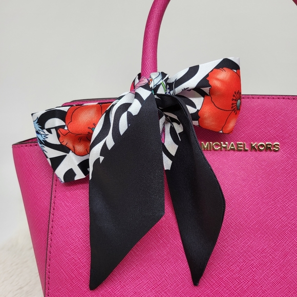 New Monogram Silk Skinny Scarf Twilly - Picture 5 of 6